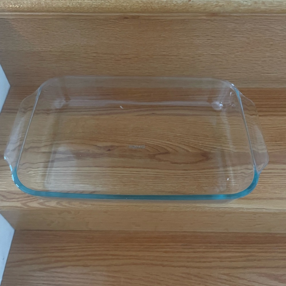 Pyrex Transparent Glass Baking Dish - Picture 3 of 4